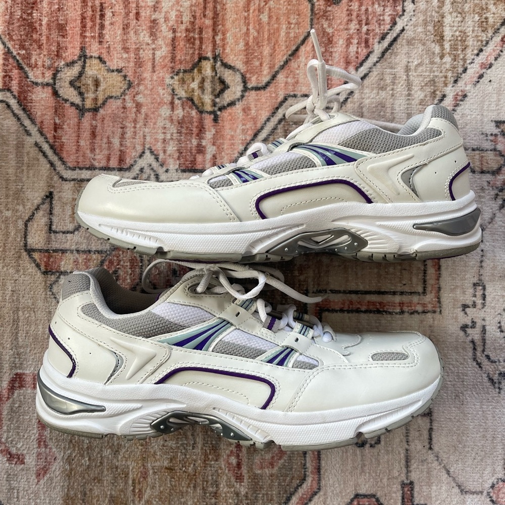 Vionic womens walker tennis shoes size 10.5
